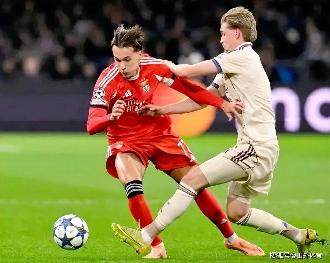 转折点阿贾克斯外线爆发，西甲赛前攻防权衡，球迷炸锅，球队文化再被提及(荷甲阿贾克斯对福图纳)