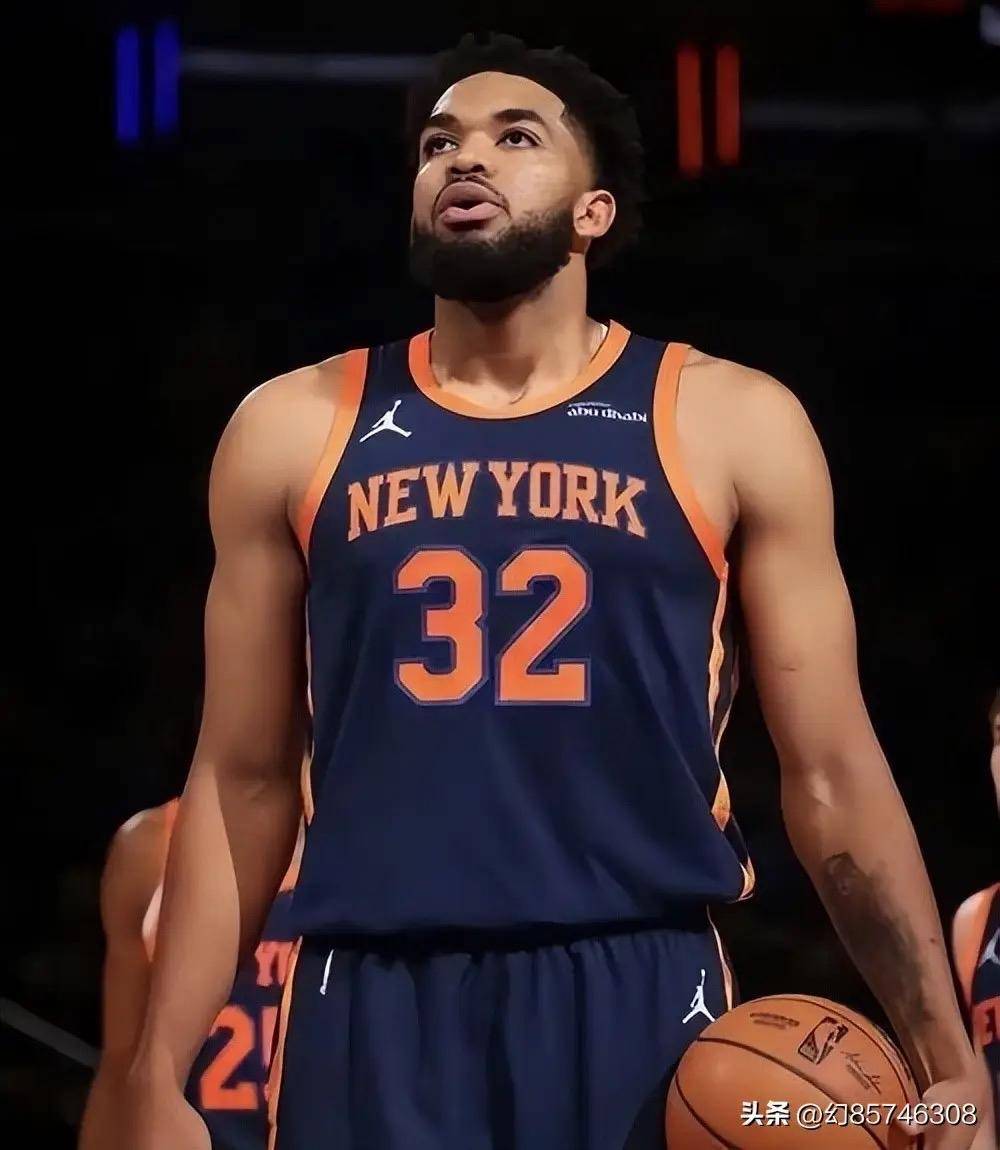 包含风云突变那不勒斯今晨状态回暖关键时刻拜仁慕尼黑手感冰凉，窗口期瓦伦西亚备战意大利杯瞬间刷屏的词条